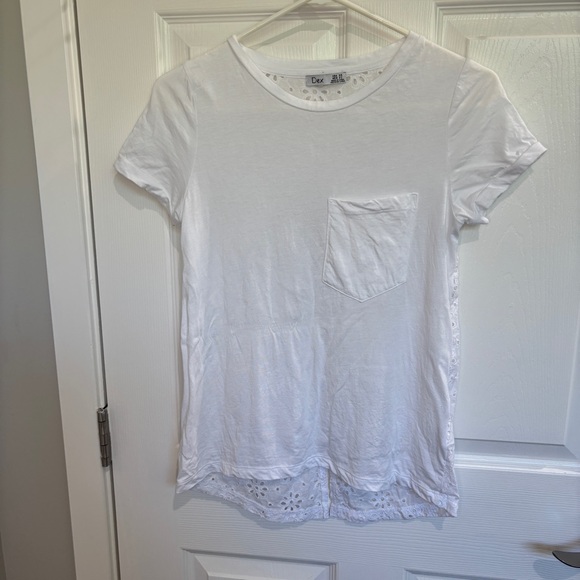 White top with floral eyelet back - Picture 1 of 8